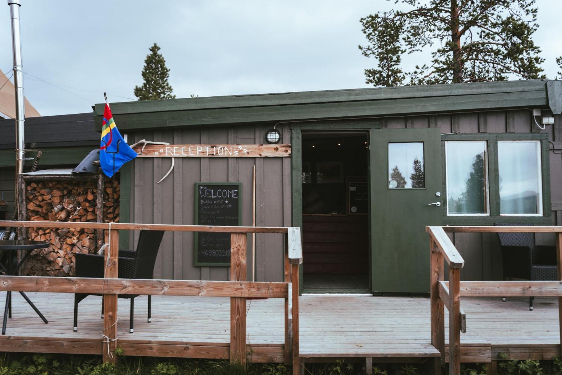 Jukkasjärvi Reindeer Lodge מראה חיצוני תמונה